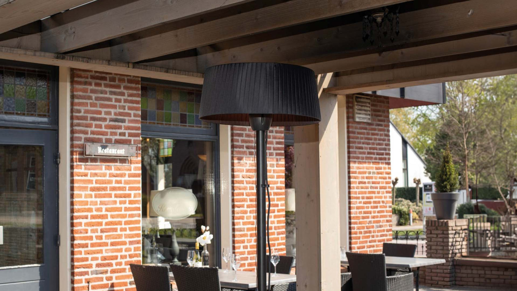 Balkon Verwarming – De Beste Oplossingen om Buiten Warm te Zitten