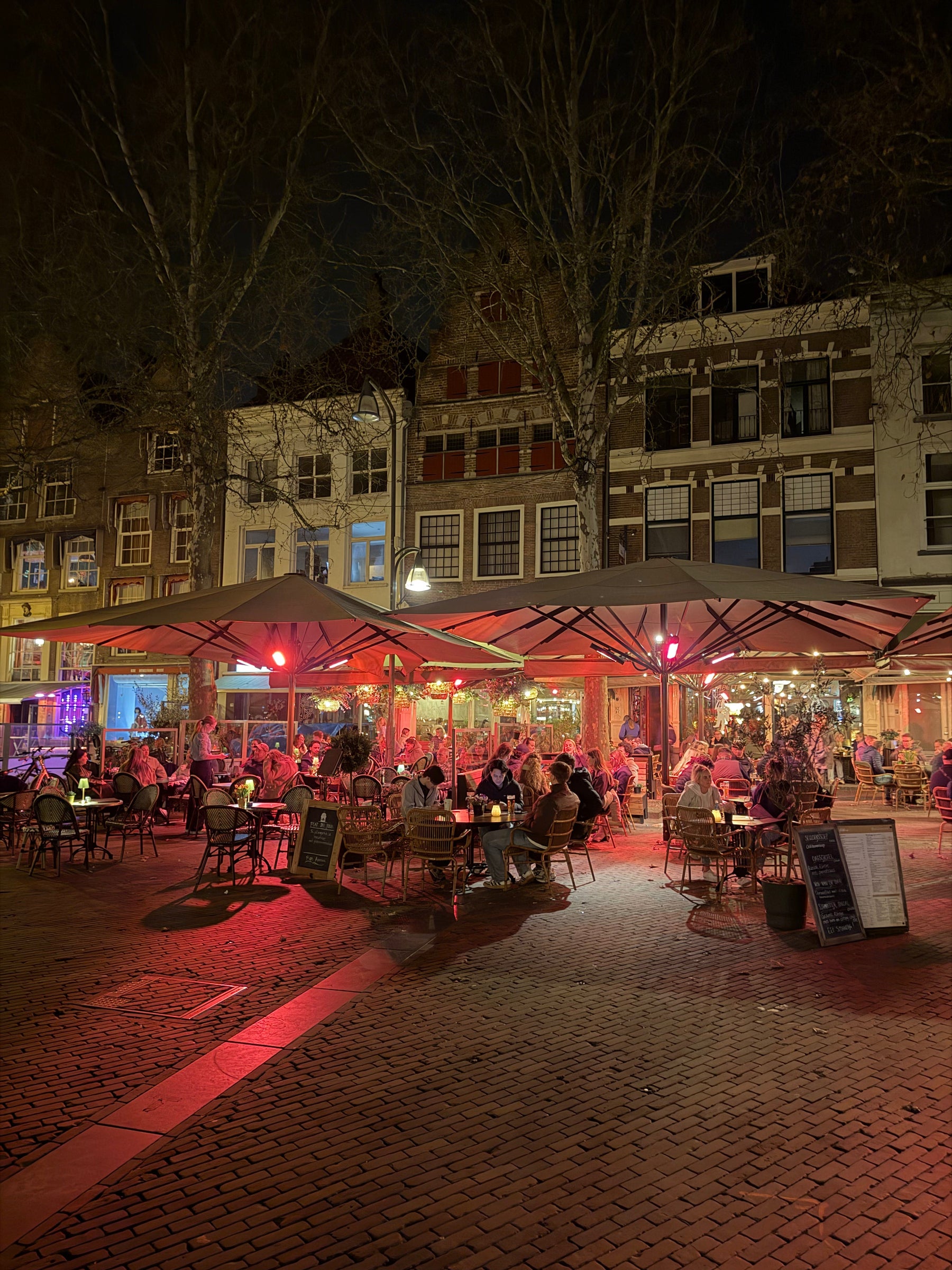 Top 5 terrasverwarmers voor horeca terrassen (2026) - Tuinverwarming.com