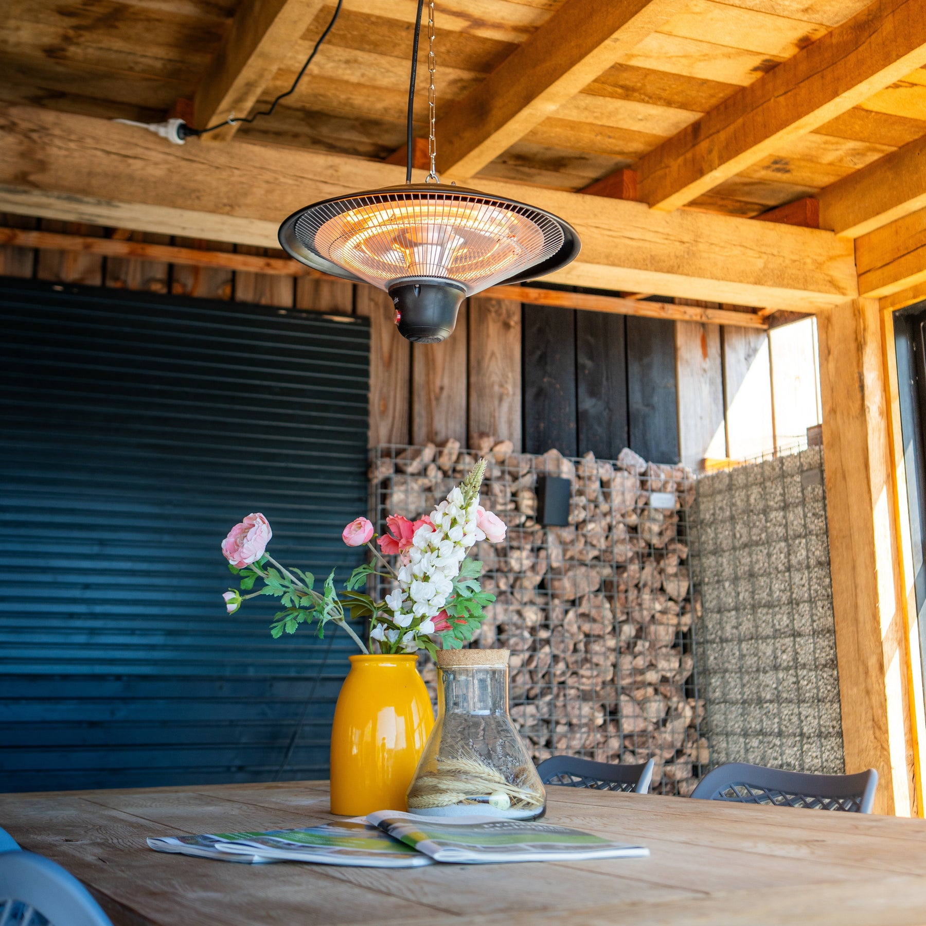 Welke heater onder een overkapping? De beste soorten terrasverwarming op een rij