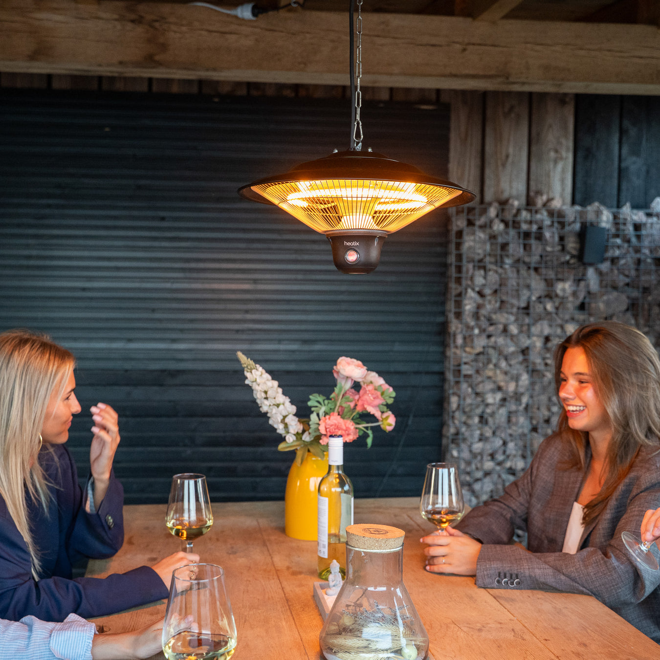 Hangende terrasverwarmer - Tuinverwarming.com