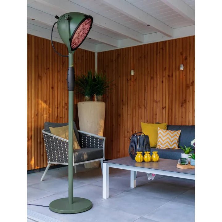 Sunred Staande groene roségoude Indus Ultra Jade Smart Heater sfeervol binnen en buiten