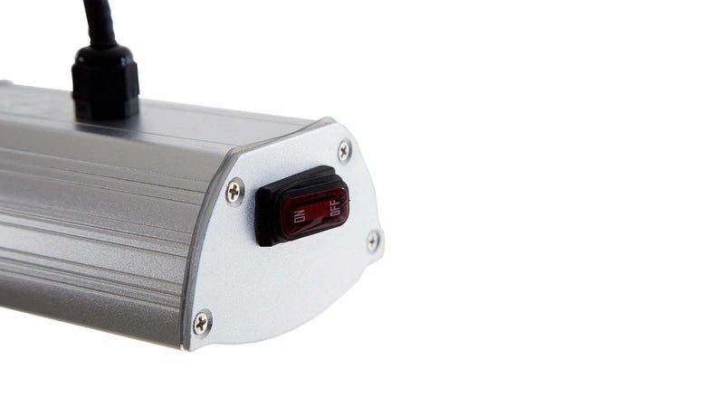 aan/uit knop van de Sunred Ultra zilveren hangend/wand terrasverwarmer 